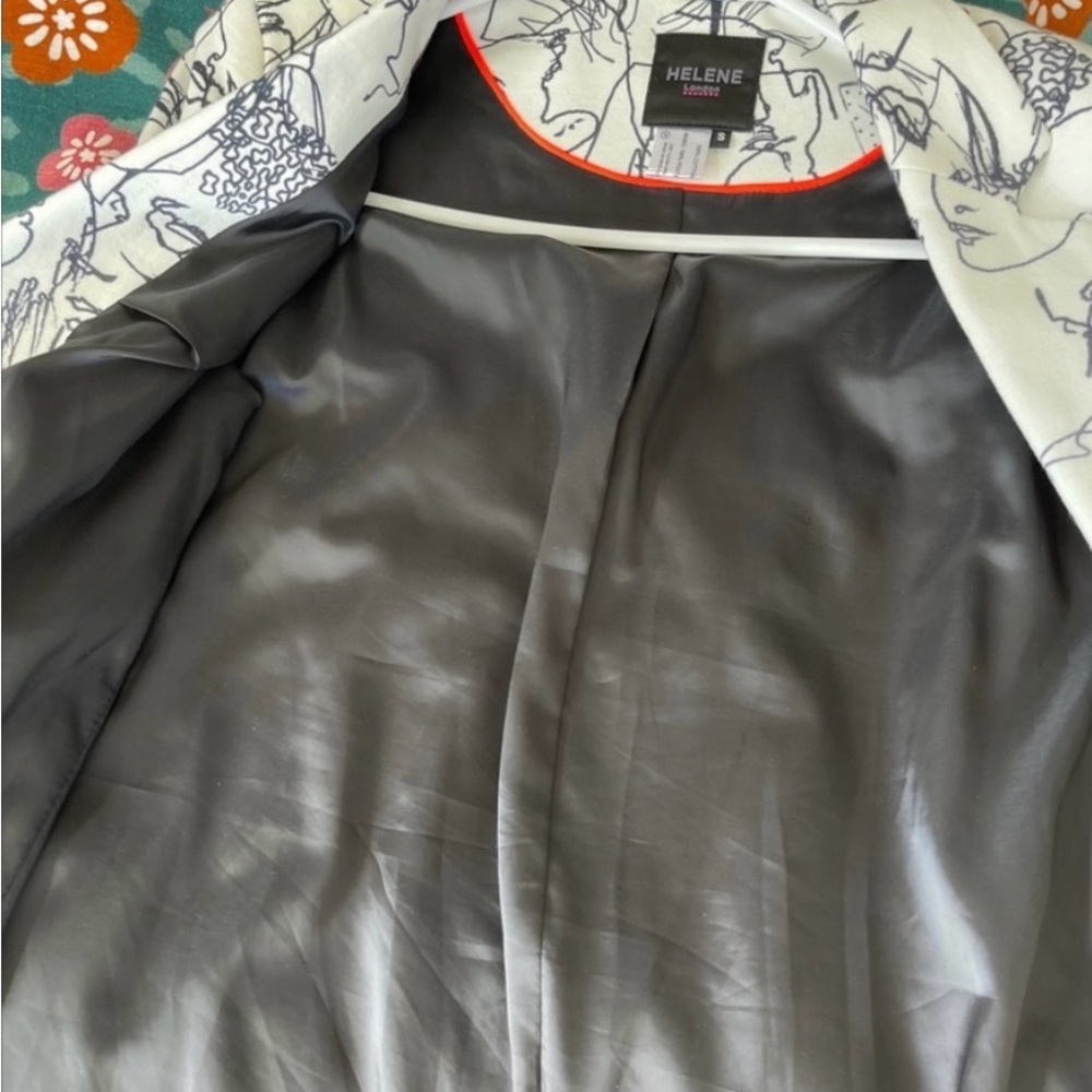 HELENE LONDON Face Illustrations Black and White Long Blazer - Picture 10 of 10